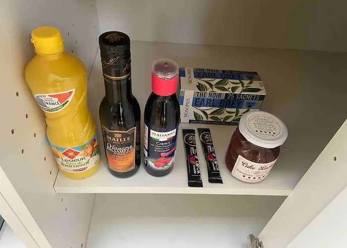 Tres Bel Avec Jardin Reposant أنجير