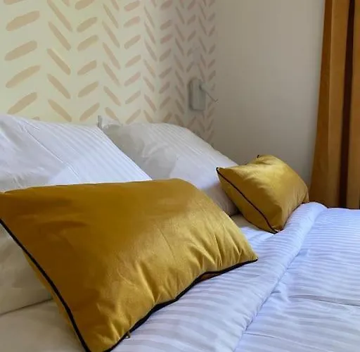 Tres Bel Avec Jardin Reposant